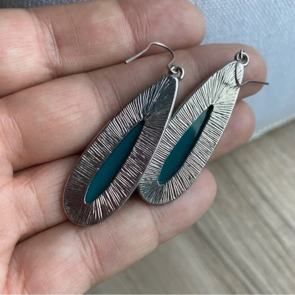 Vintage Gemstone Dangle Earrings - Picture 6 of 8